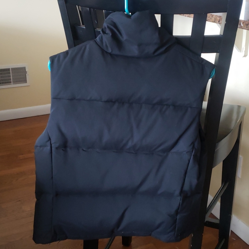 Vest - Picture 2 of 6